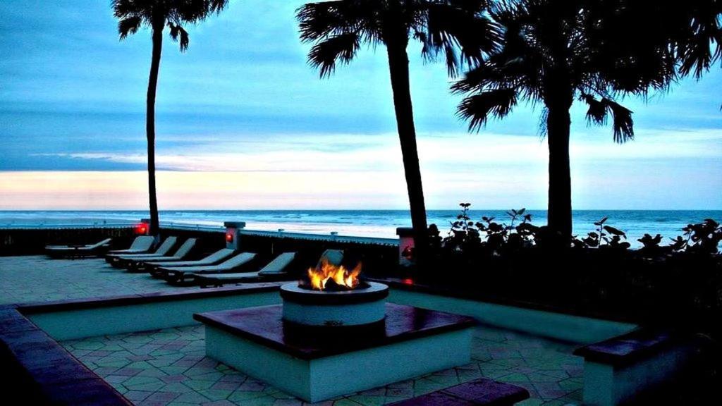 Beach Getaway 2 Queen Bed Studio 809 Daytona Beach