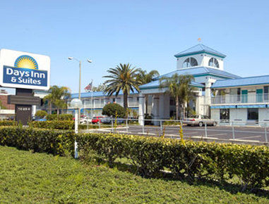 Days & By Wyndham Hotel *