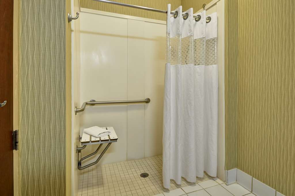 Hampton Palm Gardens Hotel