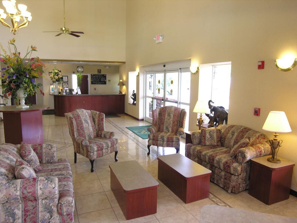 Quality Zephyrhills-dade Inn