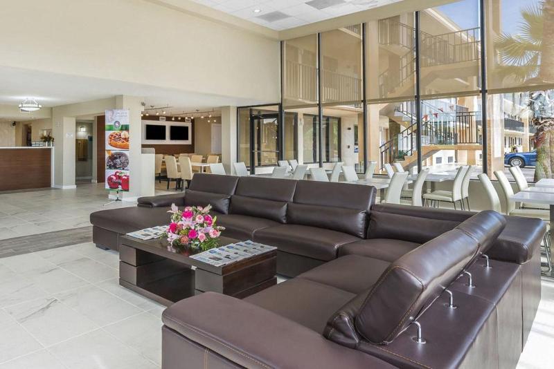 Hotel Quality Inn & Suites Kissimmee By The Lake 3*
