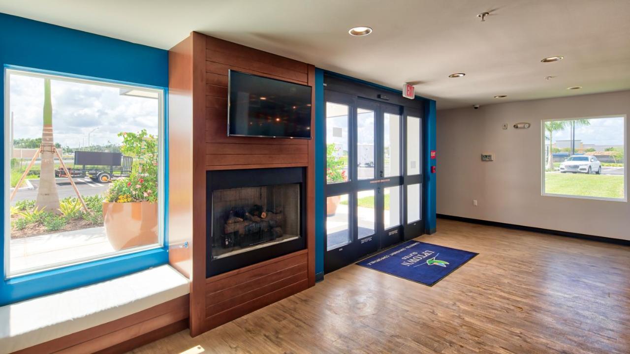 Hotel Uptown Extended Tampa Fl - Riverview