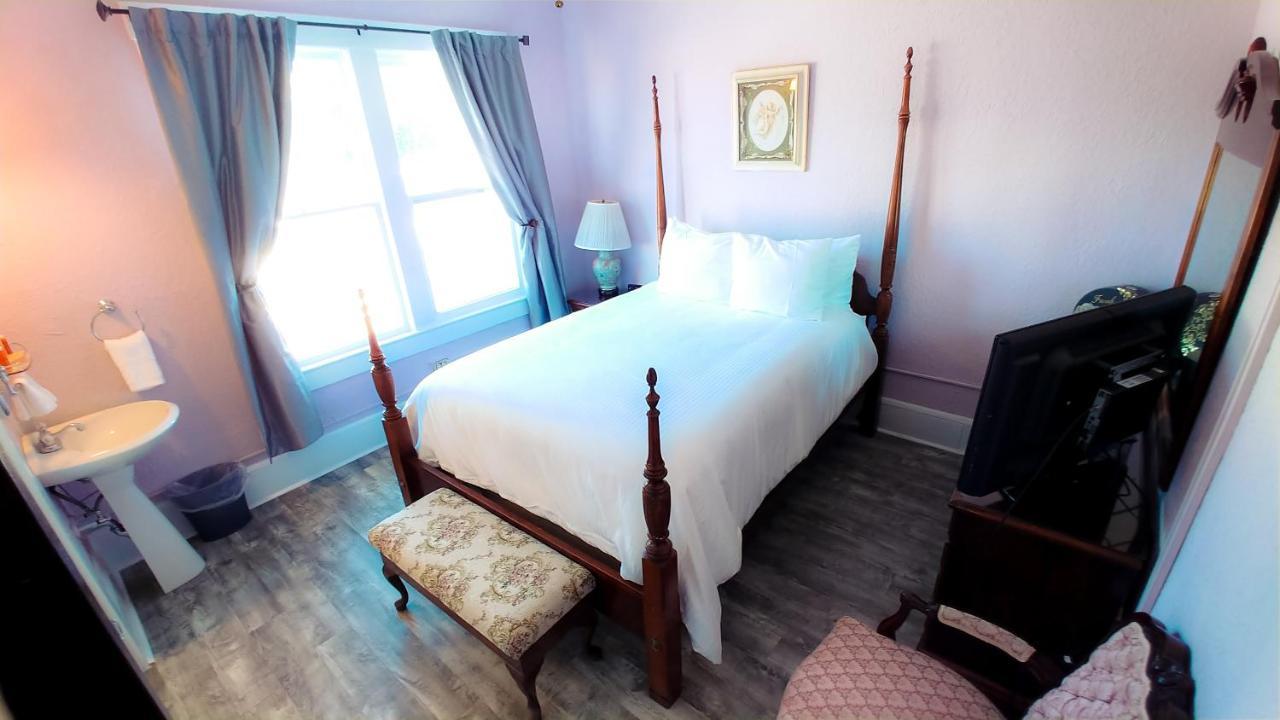 Hotel The 5*