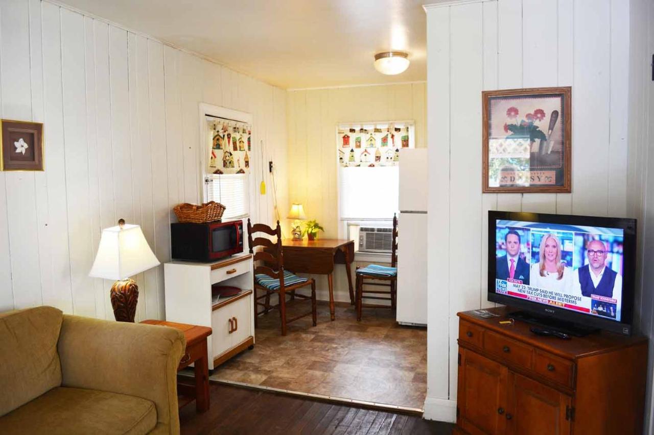 Sunshine Cozy * Indian Rocks Beach