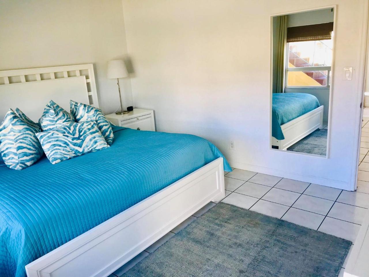 Ebb Tide Hotel