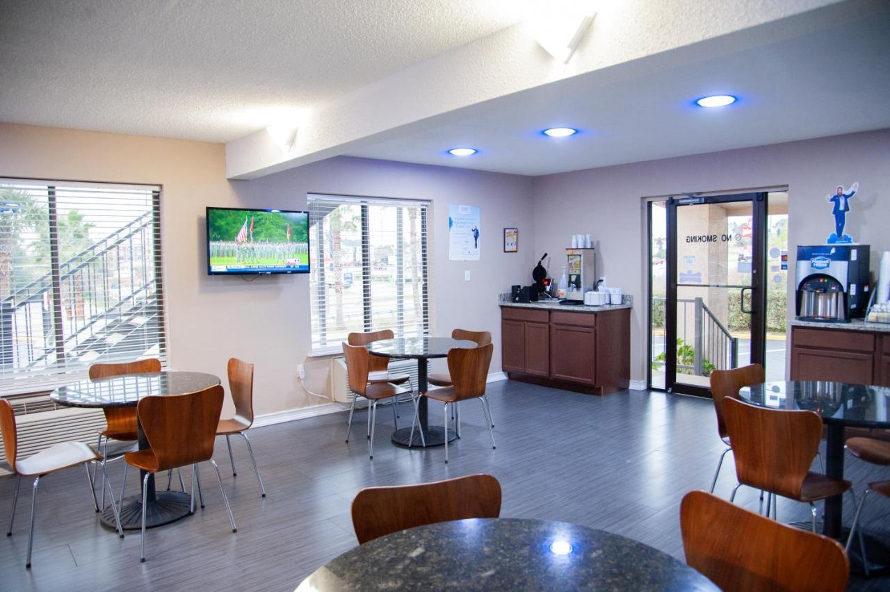 Opulent Oasis Crestview