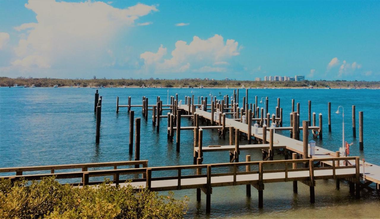 Resort Dockside &