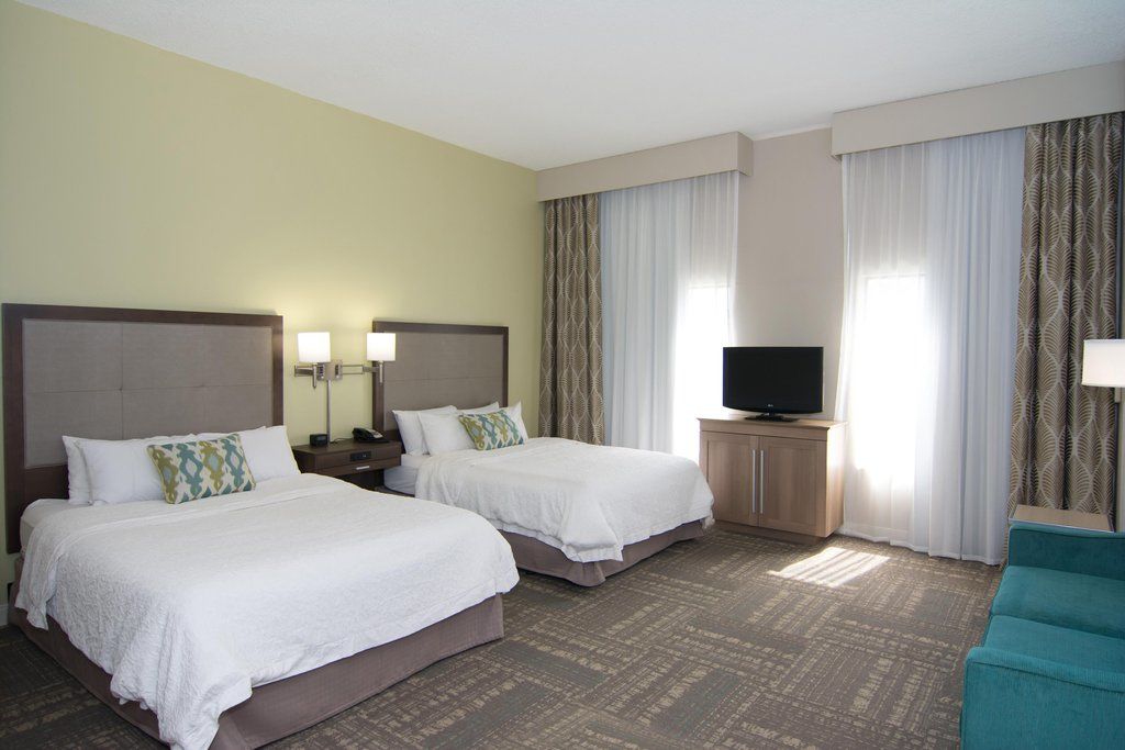 Hampton I-10 West 3*