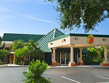 Super 8 By Wyndham North Palm 2*