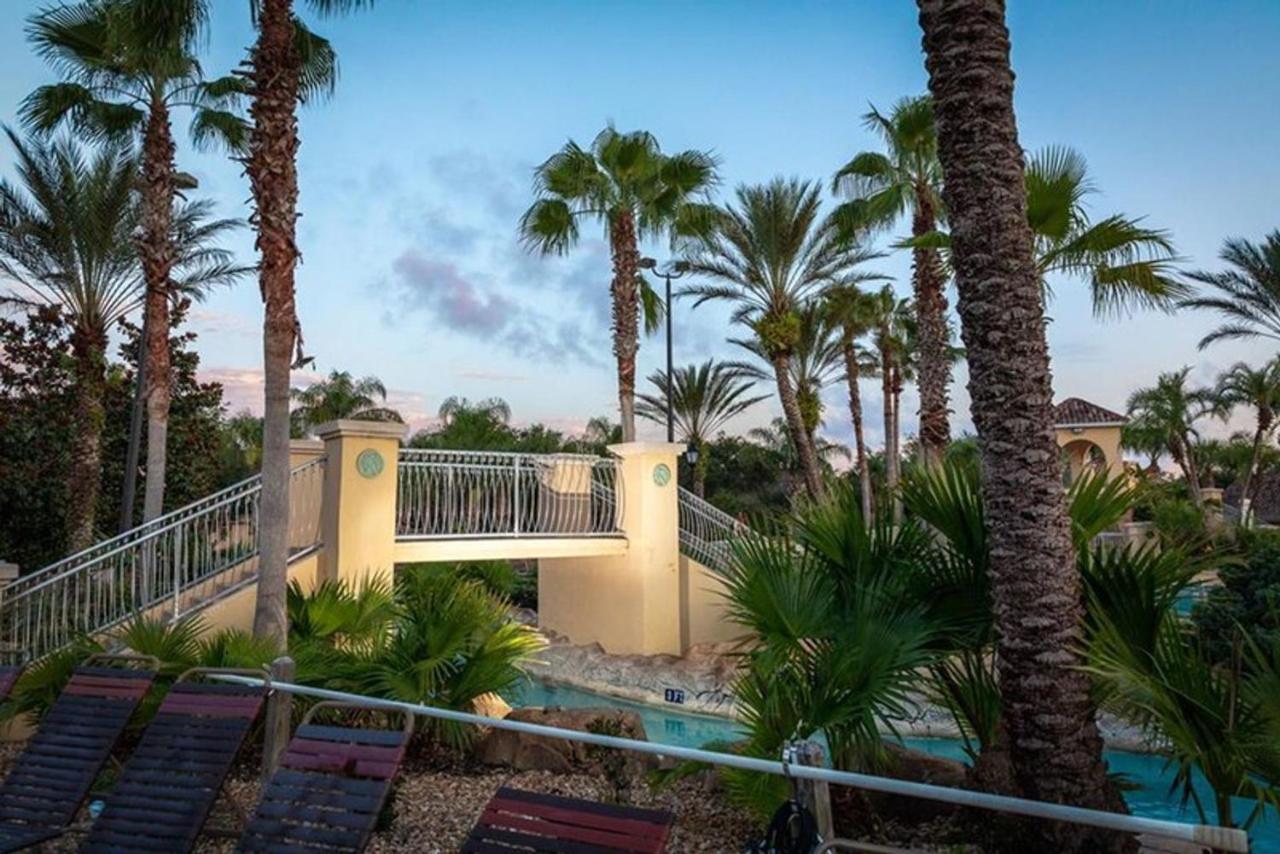 Regal Palms & 302