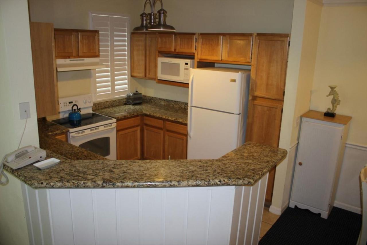 Apartment Runaway 3013 B15.103 Celebration