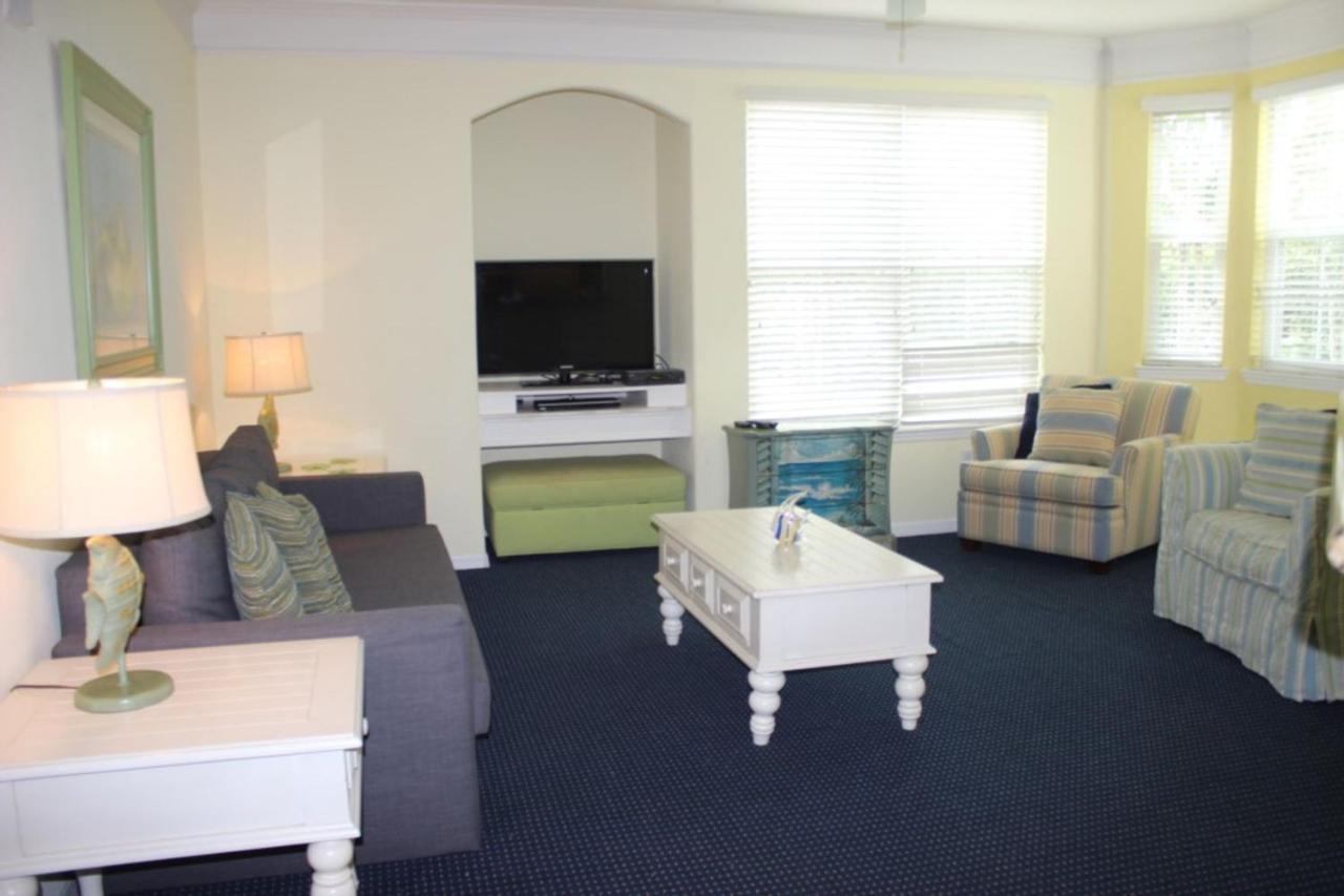 Apartment Runaway 3013 B15.103 Celebration