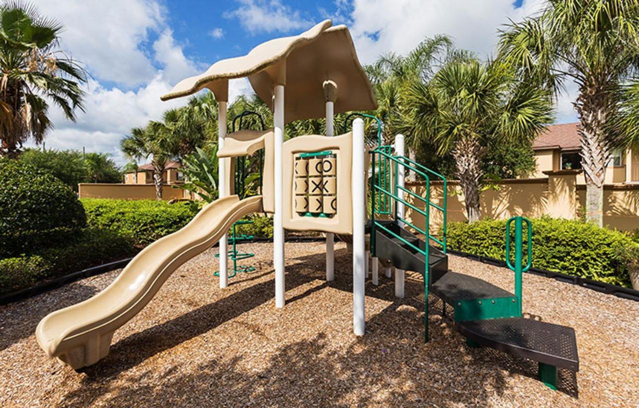 Regal Palms & 2122 Apartment Four Corners