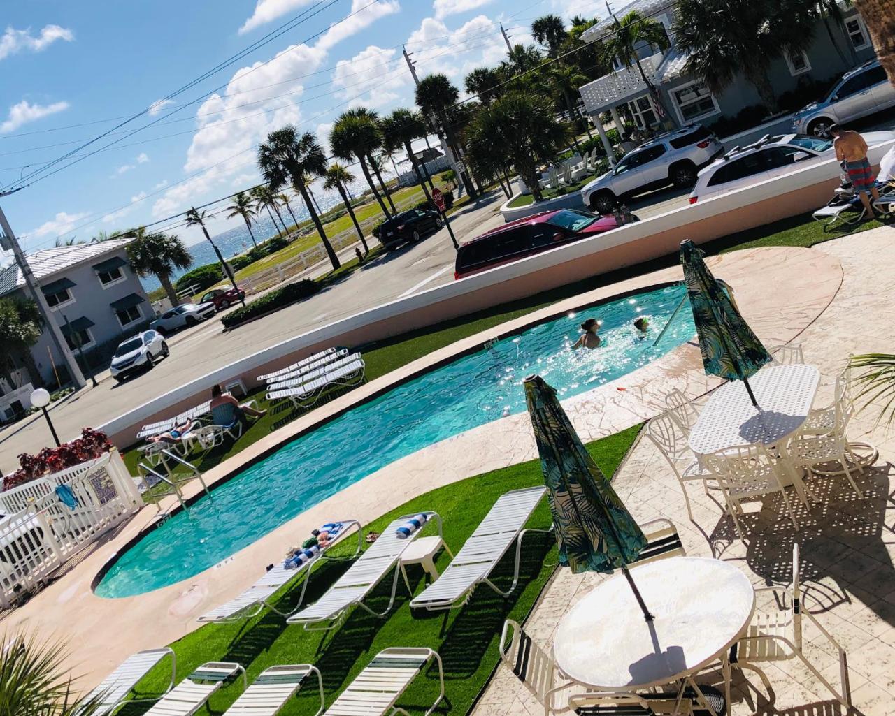 Hotel Coral Key Lauderdale-by-the-Sea