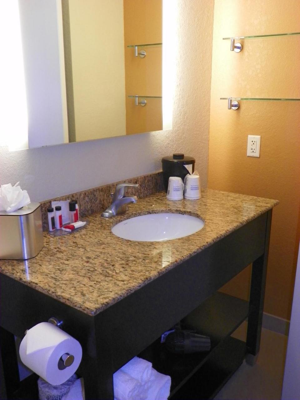Hotel Ramada By Wyndham Venezia 3*