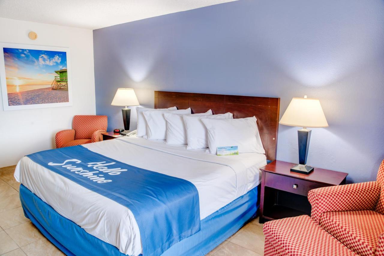 Days By Wyndham St. Petersburg / Tampa Bay Area
