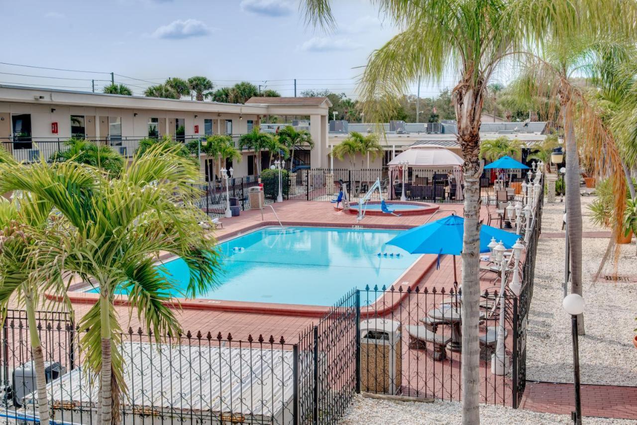Days By Wyndham St. Petersburg / Tampa Bay Area Motel 3*