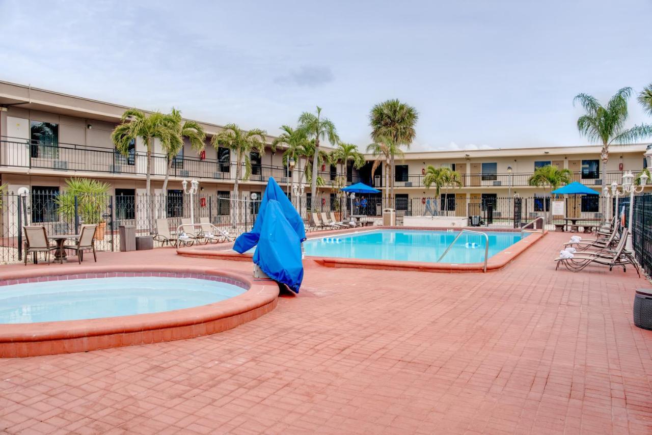 Days By Wyndham St. Petersburg / Tampa Bay Area Pinellas Park