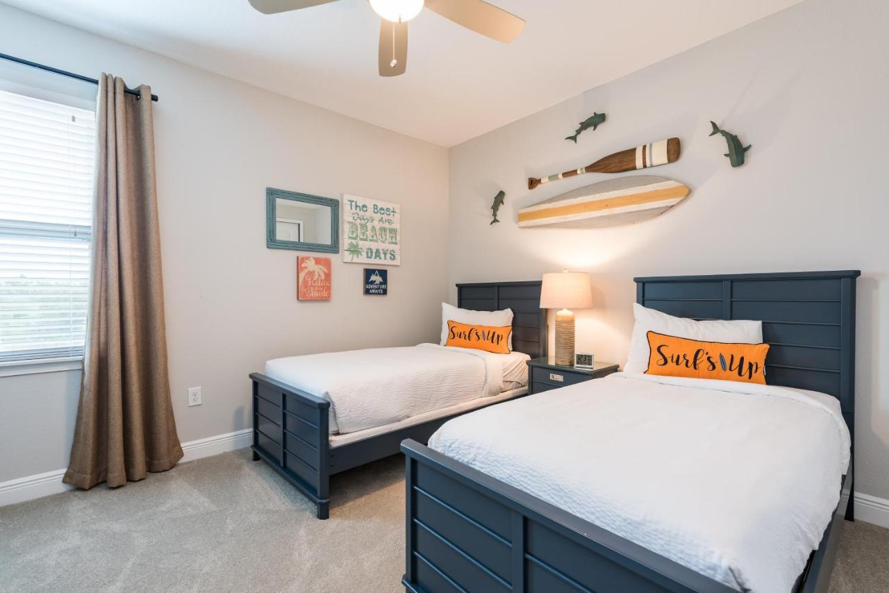 Radiant With Private Pool Near By Rentyl - 7676f Holiday home *