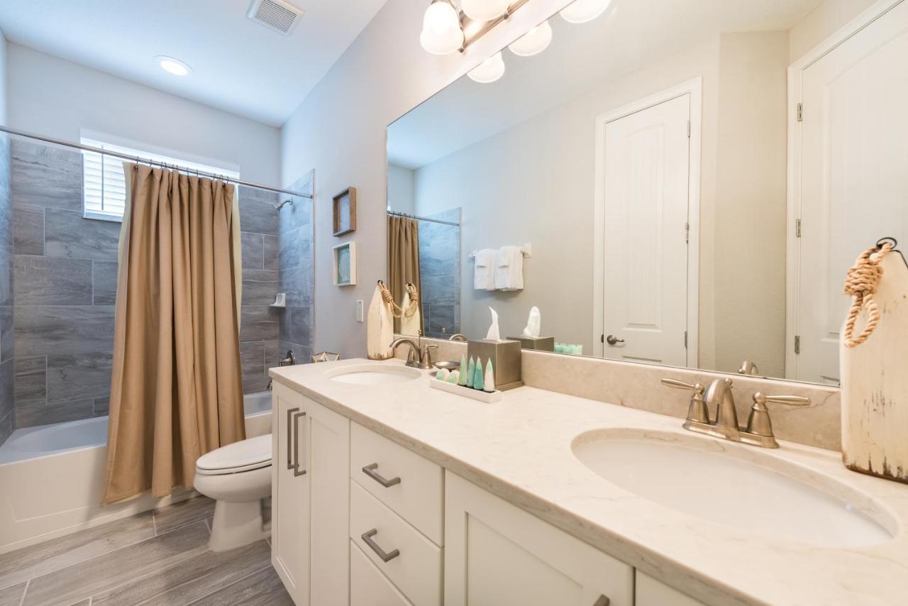 Radiant With Private Pool Near By Rentyl - 7676f Orlando
