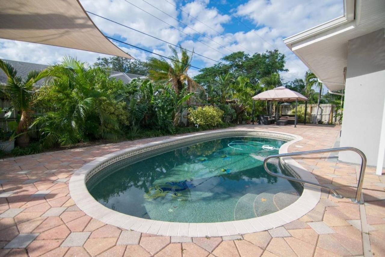 Chic Private Pool Minutes To Bonita Beaches Holiday home