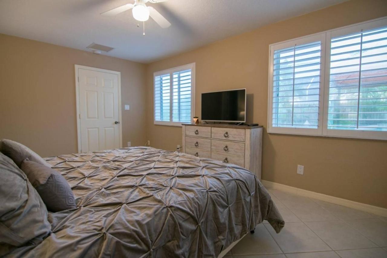 Chic Private Pool Minutes To Bonita Beaches Holiday home