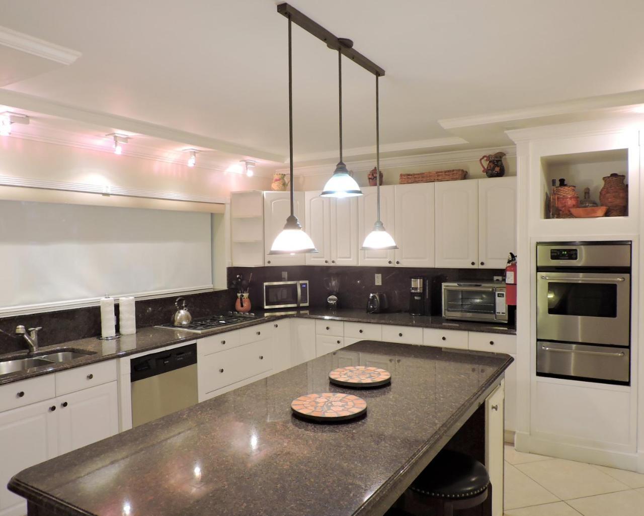 Blue Ocean Villa Four-Bedroom Condo Pompano Beach