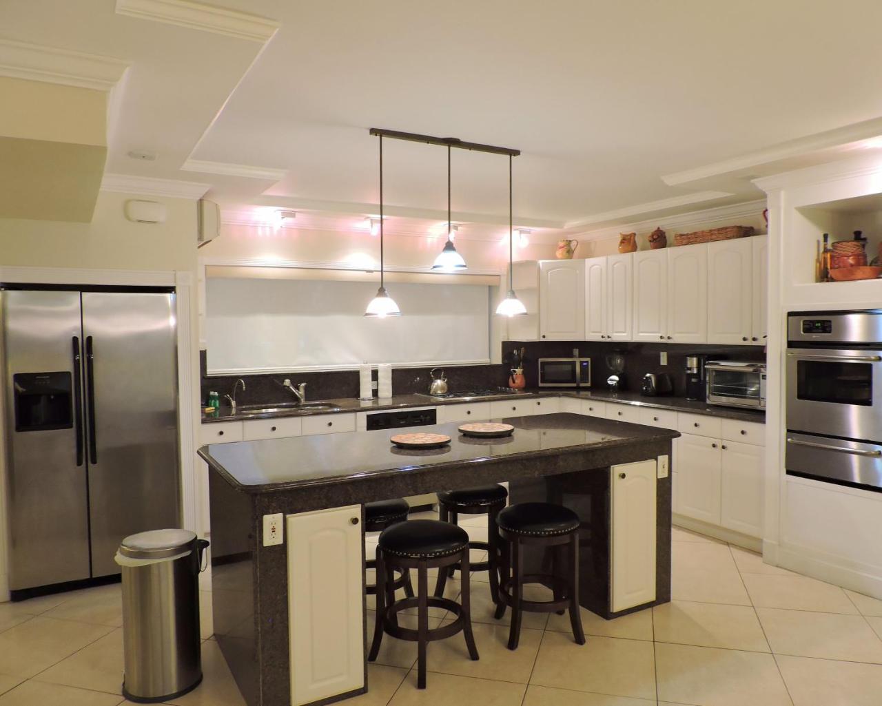Blue Ocean Villa Four-Bedroom Condo * Pompano Beach
