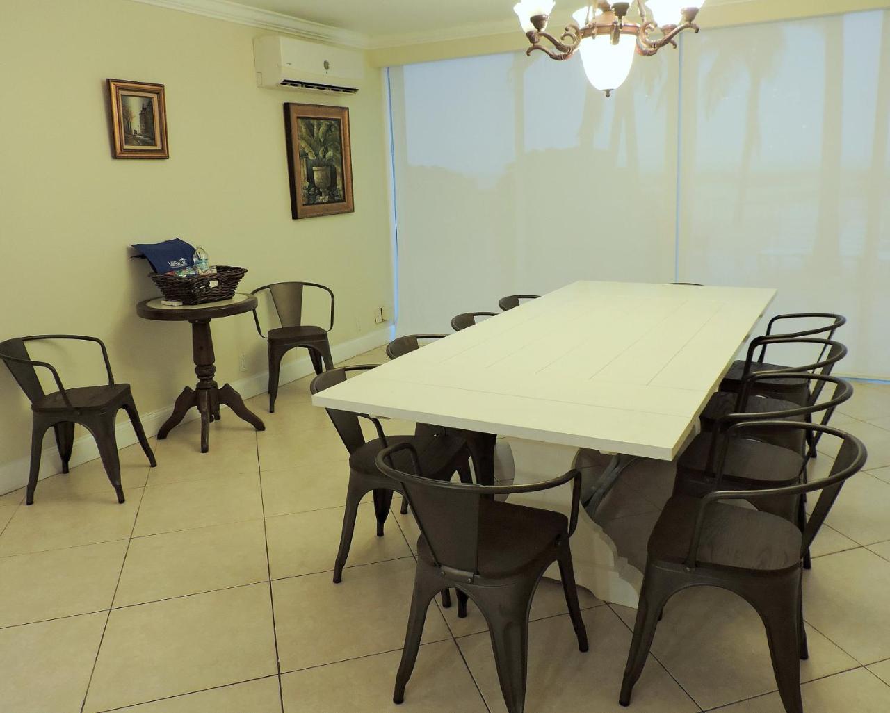 Blue Ocean Villa Four-Bedroom Condo Apartment