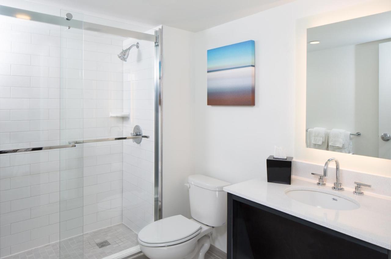 Resort Crowne Plaza Melbourne-oceanfront By Ihg Melbourne