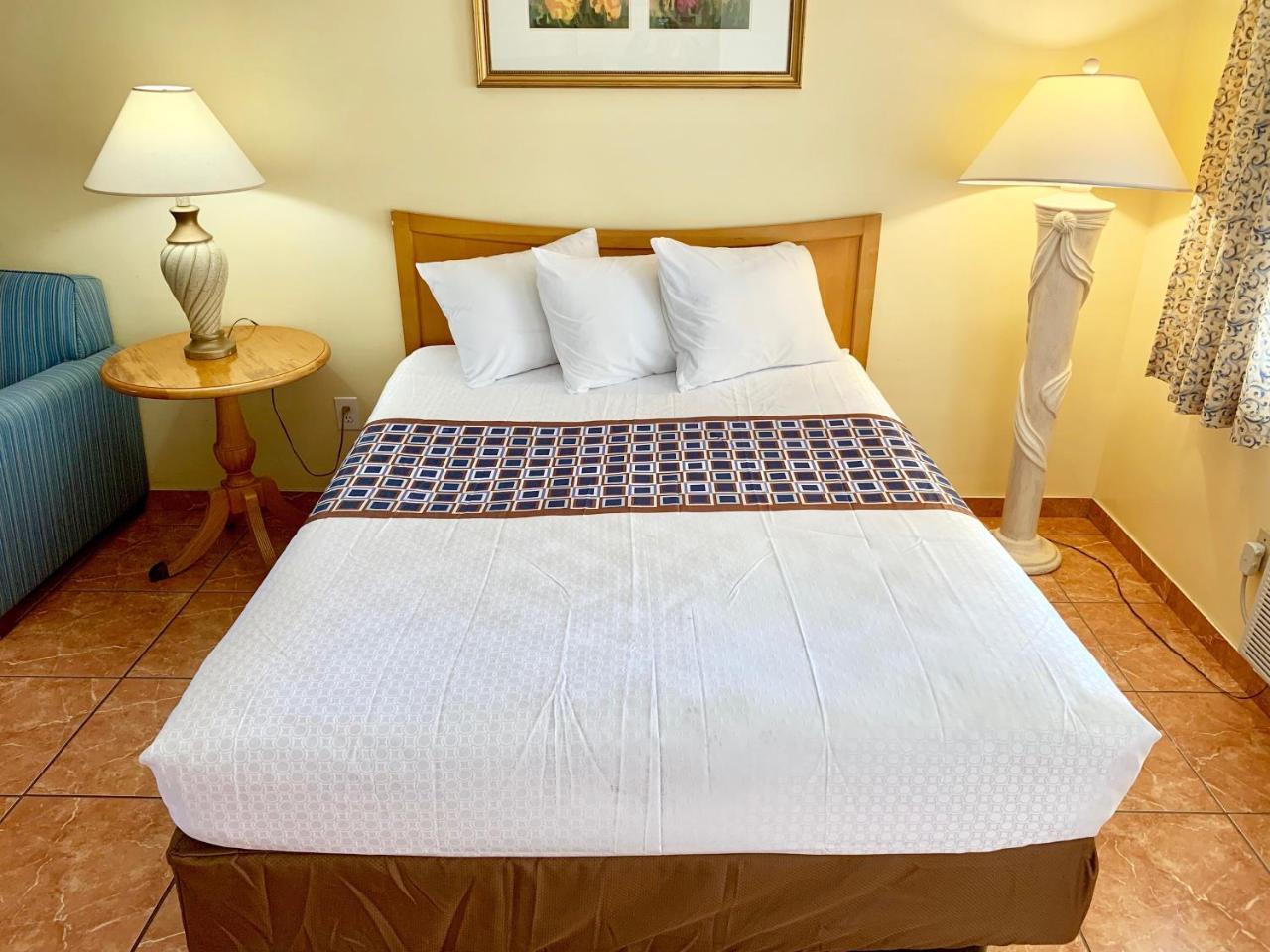 Capri Motel