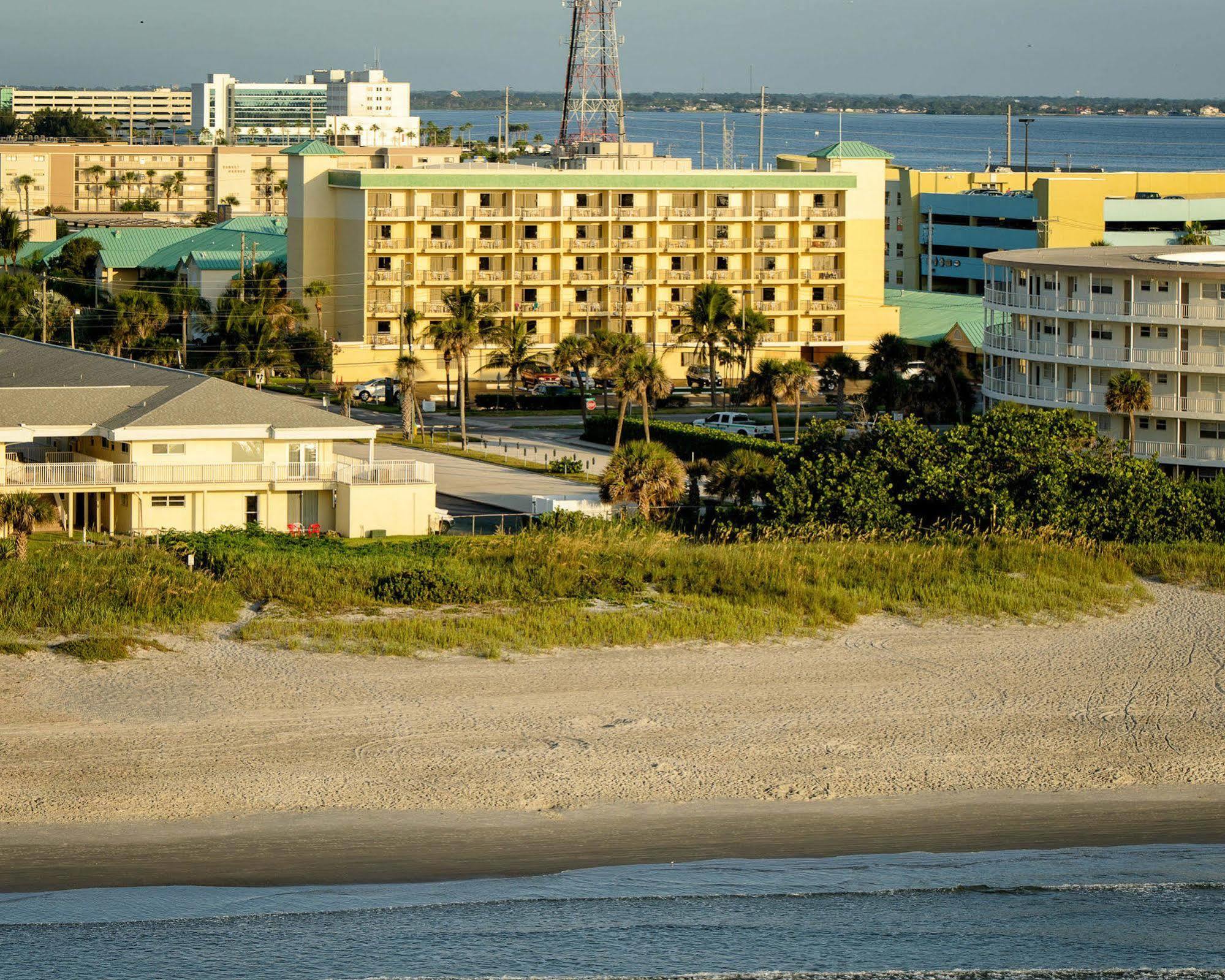 Beachside And Hotel