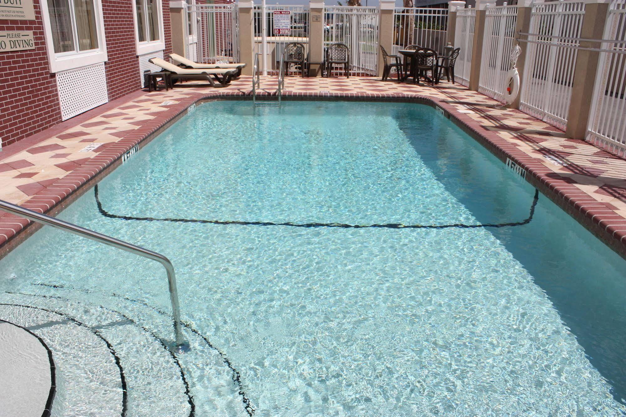 Country & By Radisson, St Petersburg - Clearwater, Fl Hotel 3*