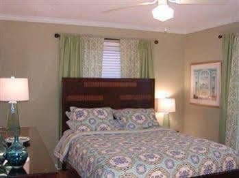 Hotel Era Fernandina Realty