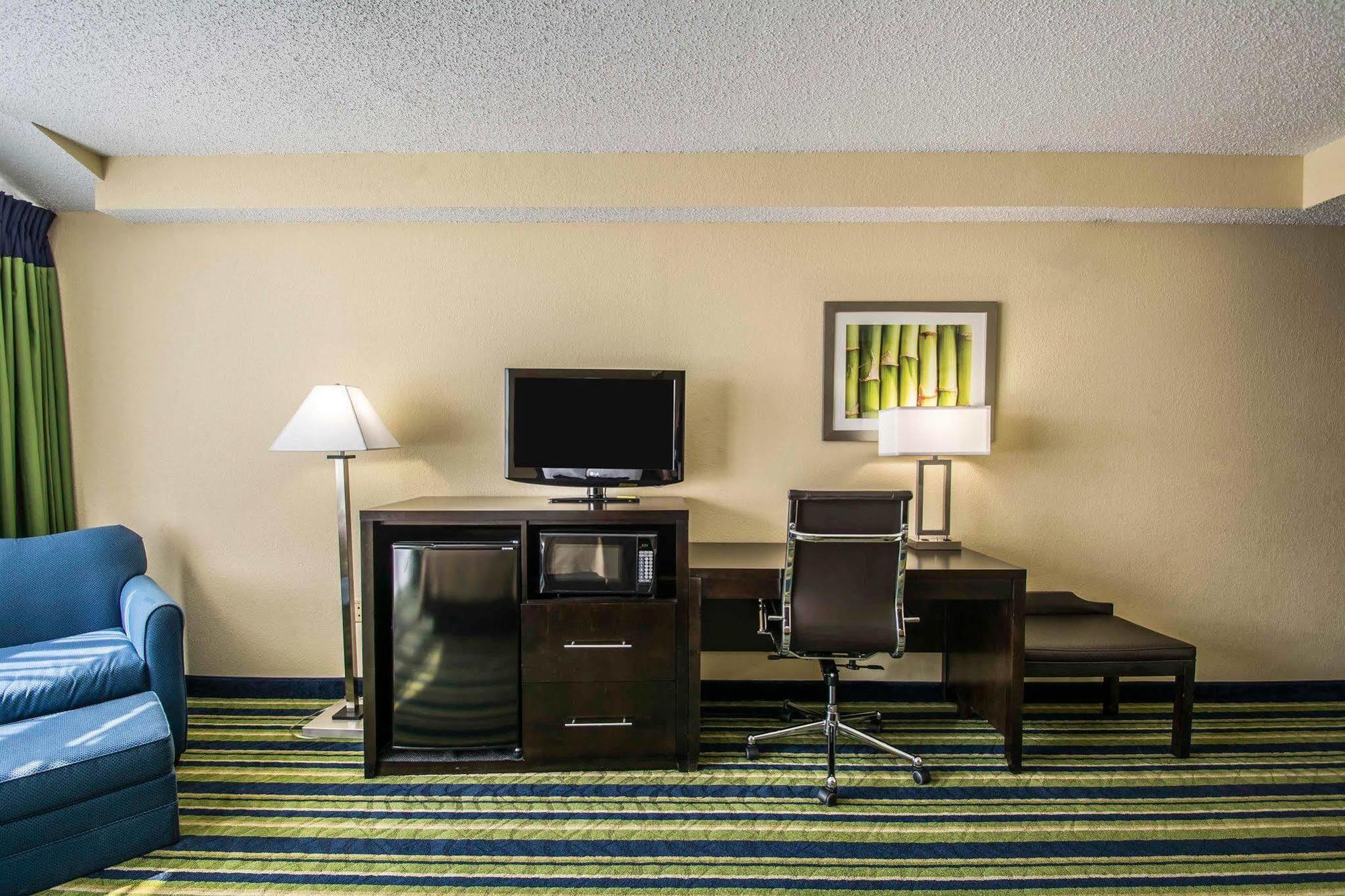 Comfort & - West Palm South Lantana
