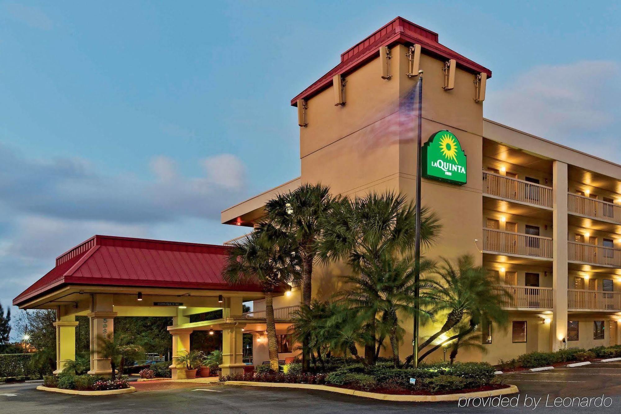 La Quinta By Wyndham West Palm - Florida Turnpike 3*
