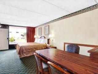 Howard Johnson By Wyndham - Dunedin Motel Clearwater