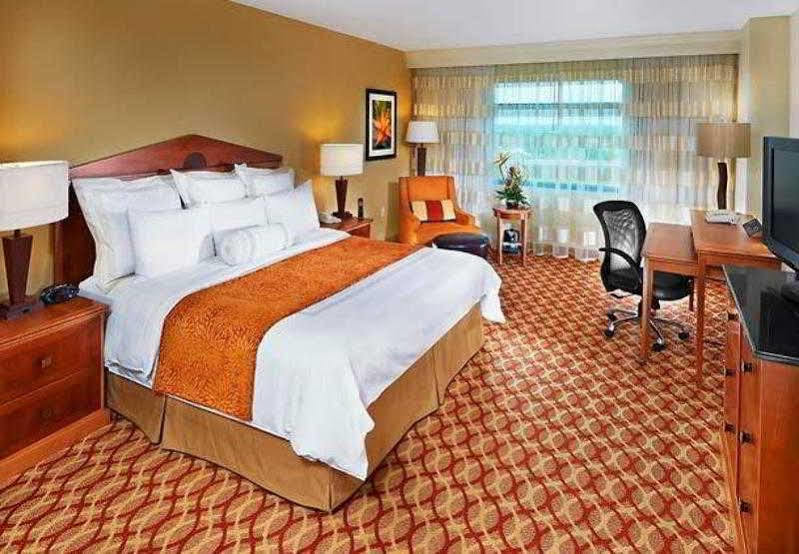 Orlando Marriott Mary