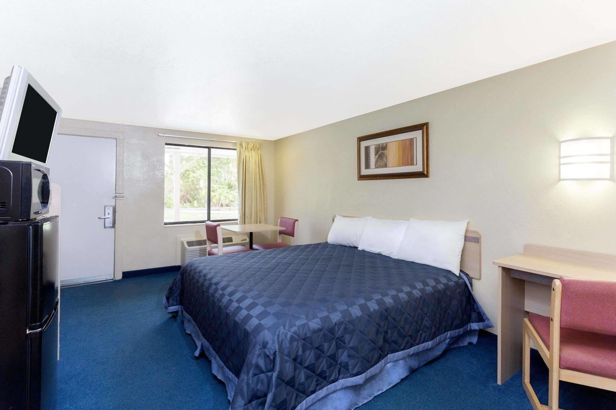 Hotel Knights 2*