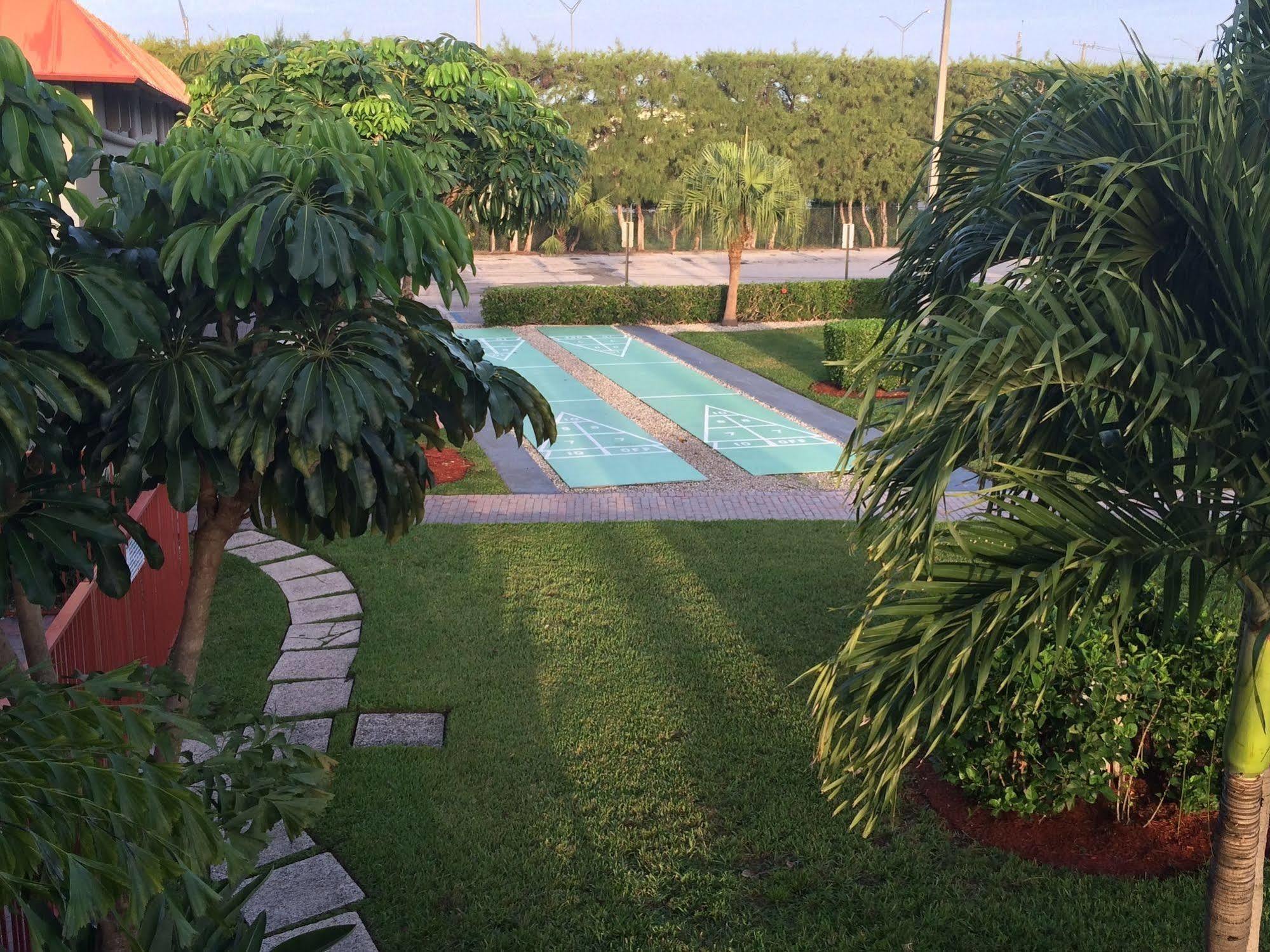 Days By Wyndham West Palm Hotel West Palm Beach