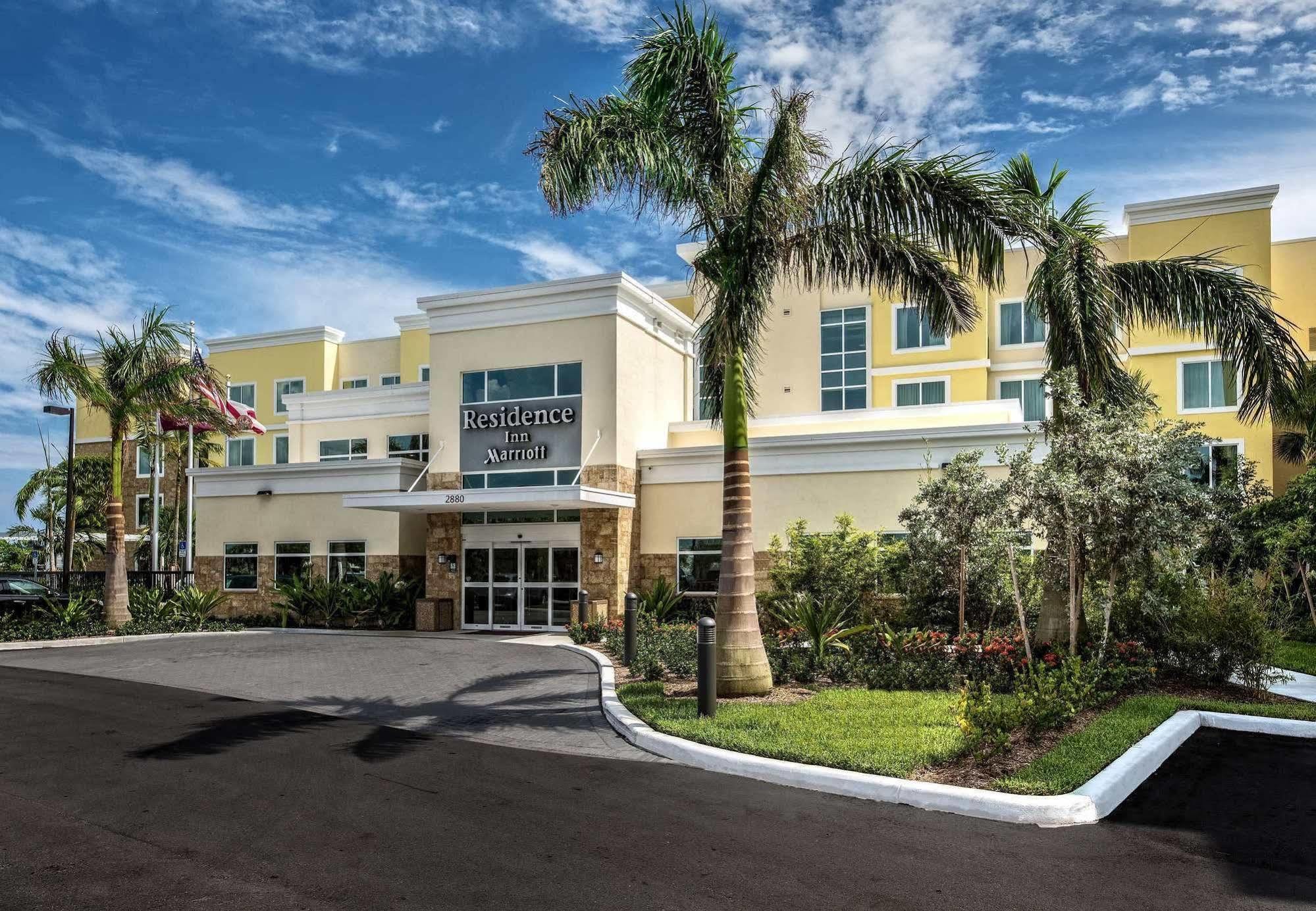 Hotel Lauderdale Pompano 3*