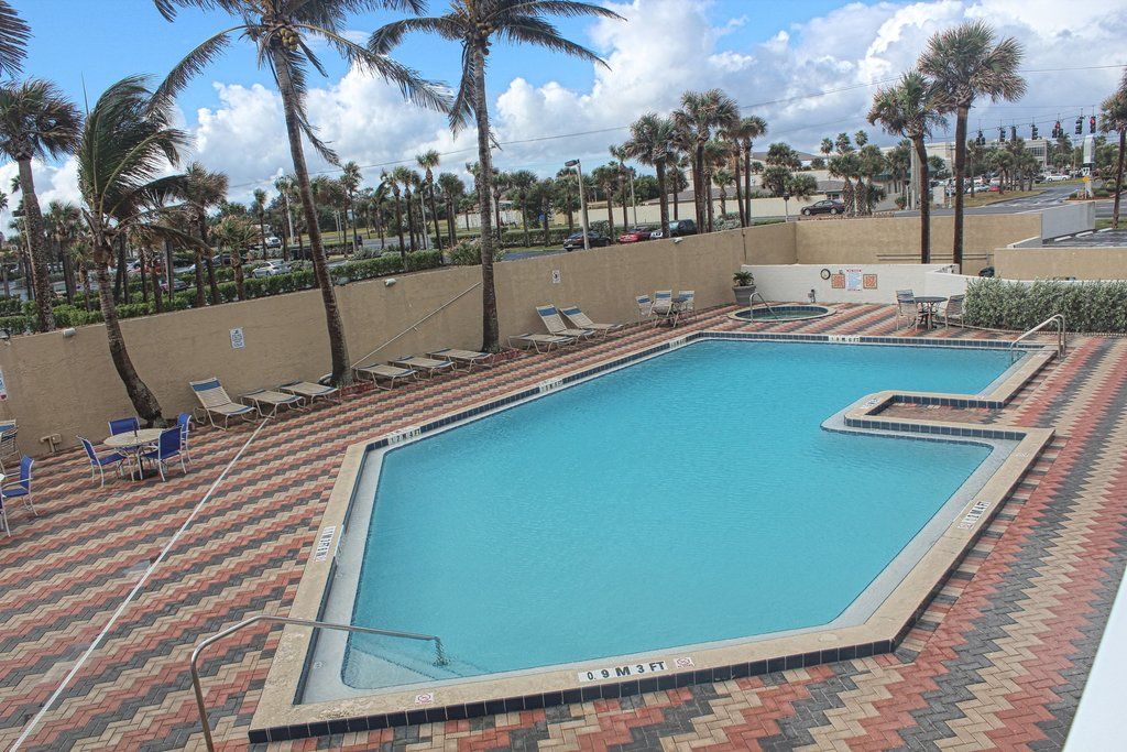 Radisson Oceanfront Hotel 3*