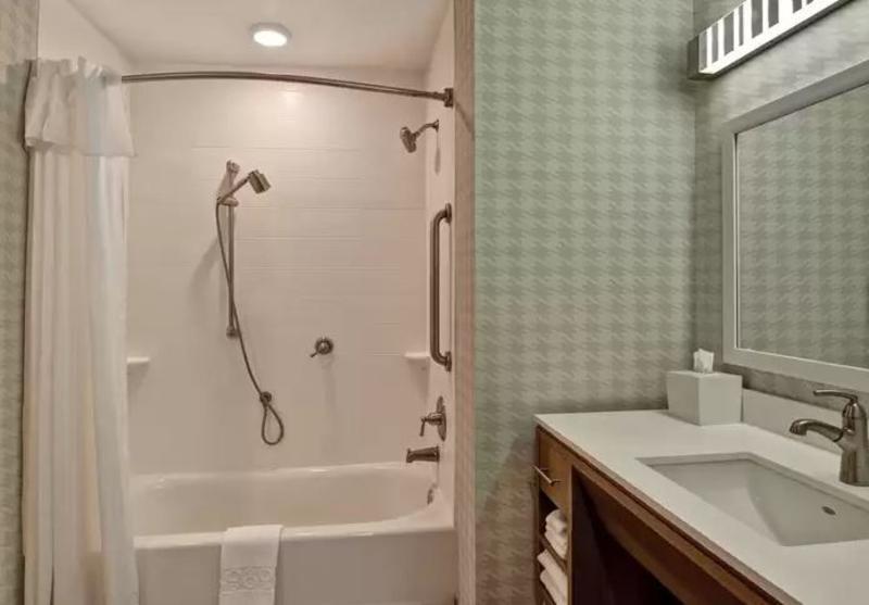Home2 By Hilton Daytona Speedway 3*