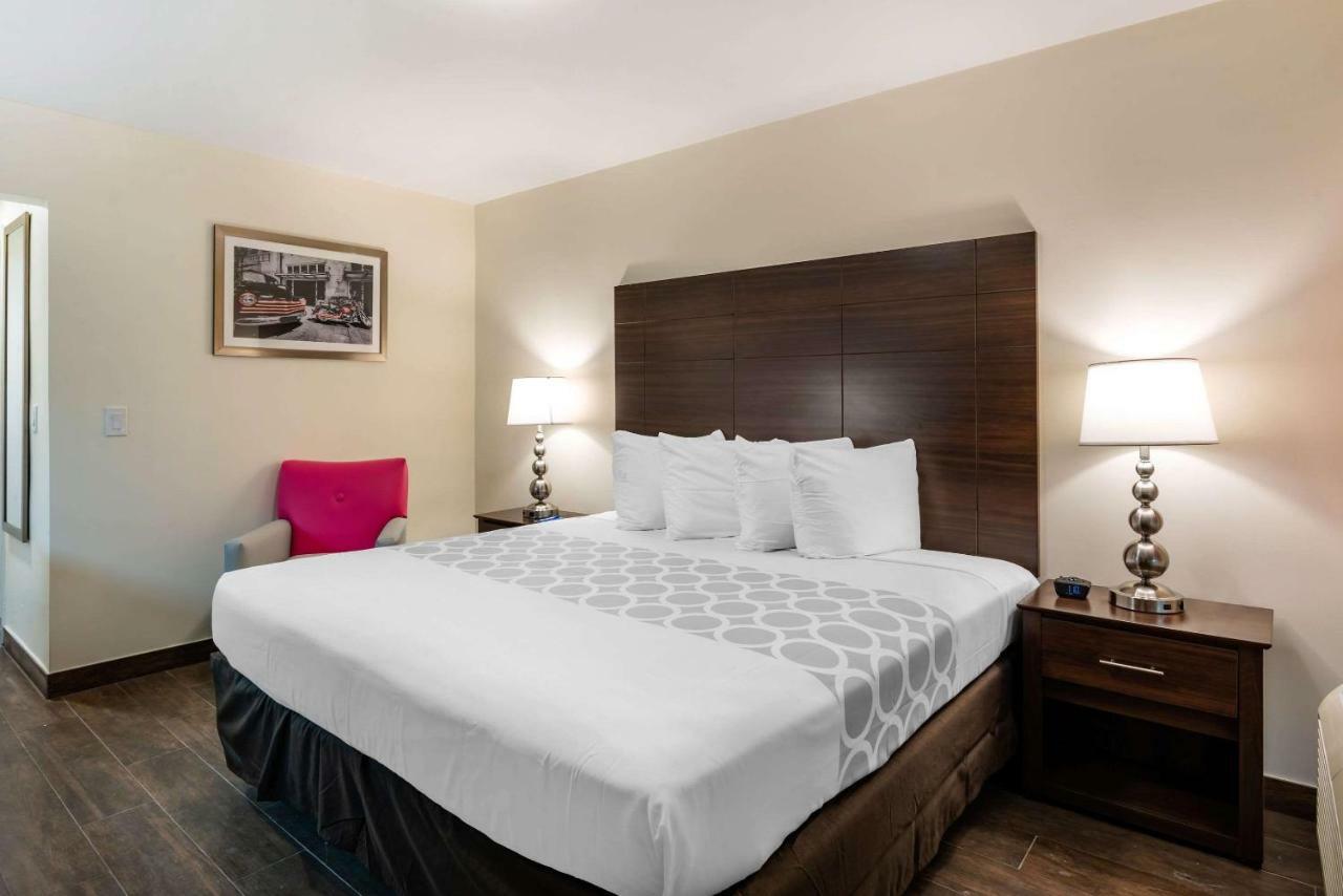 Downtown Hollywood Gardens Inn & Suites Inn