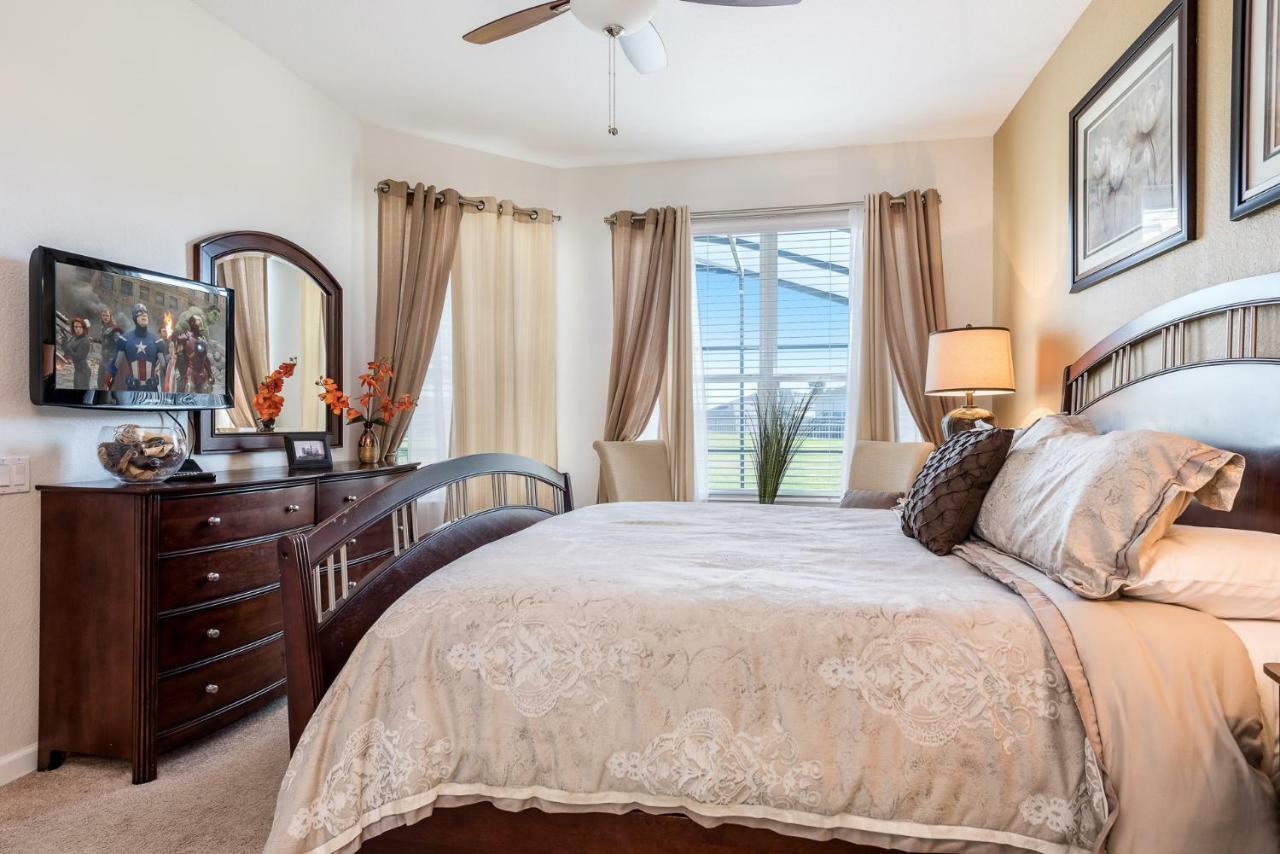 Spacious 5 Bedroom At Windsor Hills Villa *