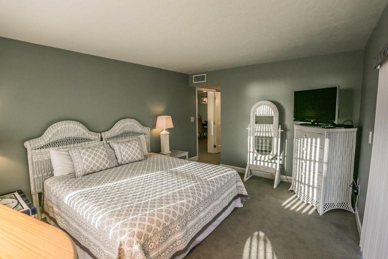 Apartment Island Winds 303 Fort Myers Beach