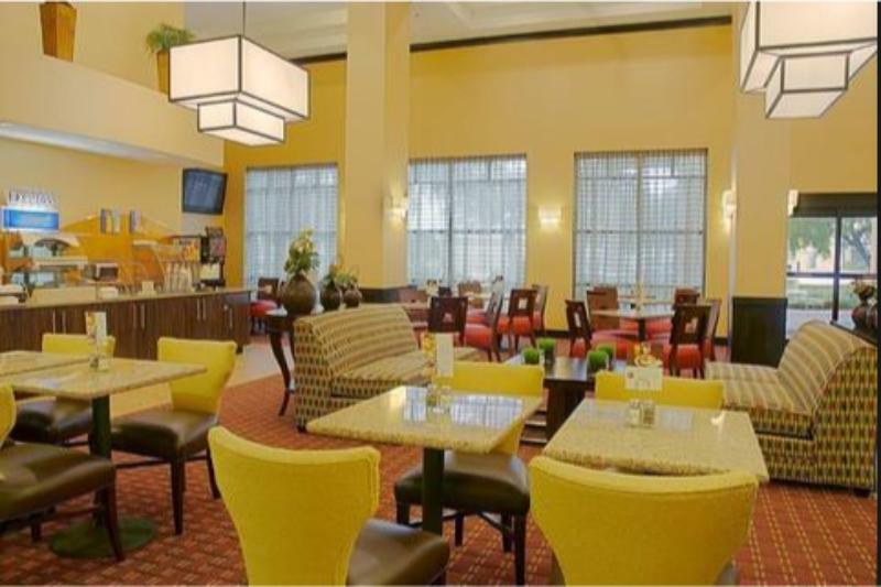 Express & Miami By Ihg 3* Kendall