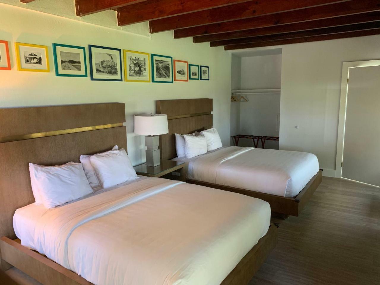 Sunset Hotel 3*
