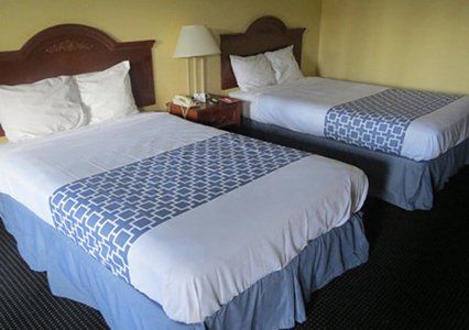 Econo Lodge *