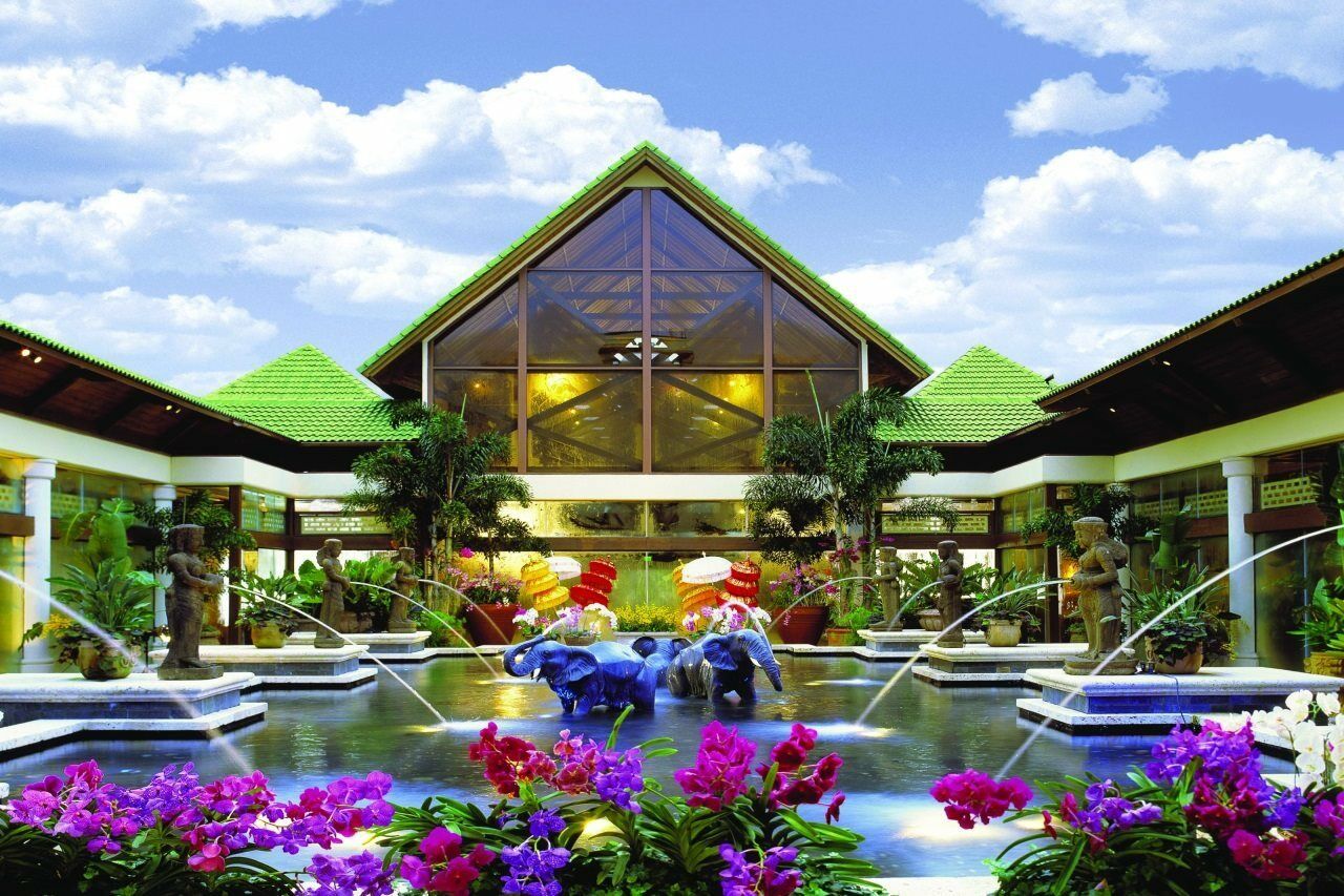 Universal's Loews Royal Pacific
